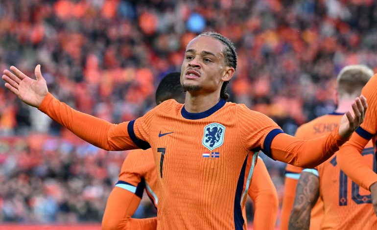 Xavii Simons im TrIkot der Niederlande