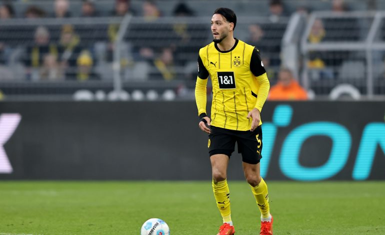 Ramy Bensebaini Borussia Dortmund